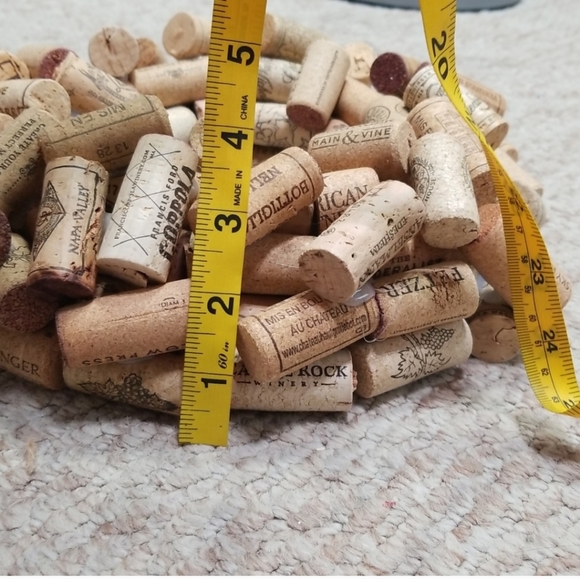 Hand Crafted Basic Layered Wine Corks Wreath Small - Picture 8 of 9